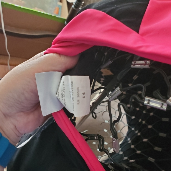 Swimsuit  top - Picture 3 of 4